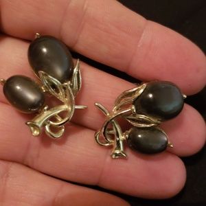 Vintage Lisner drop earrings